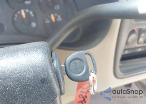 2004 Chevrolet Silverado 2500Hd Ls from USA, damaged, VIN 1GCHC29U84E116731